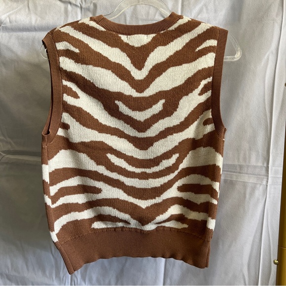 WILD FABLE Vest - Picture 2 of 4